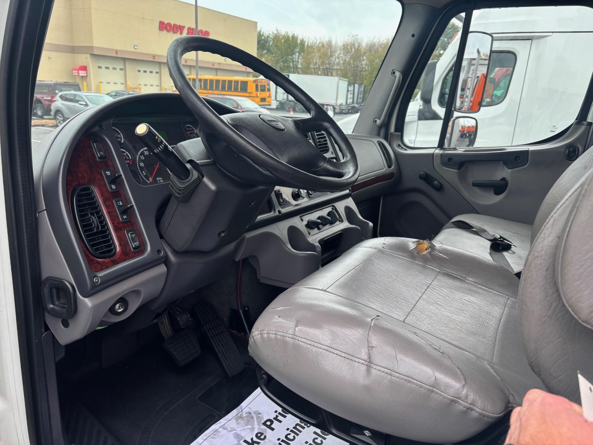 2017 Freightliner eM2 in Twin Cities, MN — photo 4