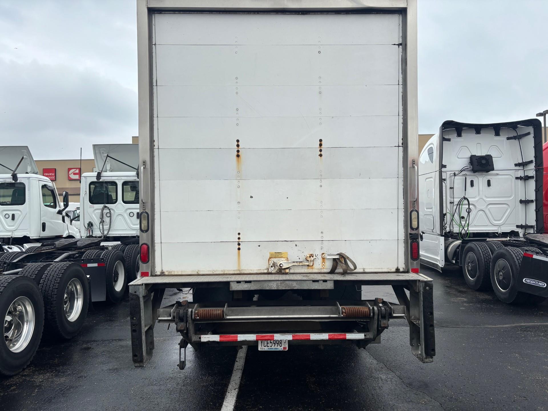 2017 Freightliner eM2 in Twin Cities, MN — photo 3