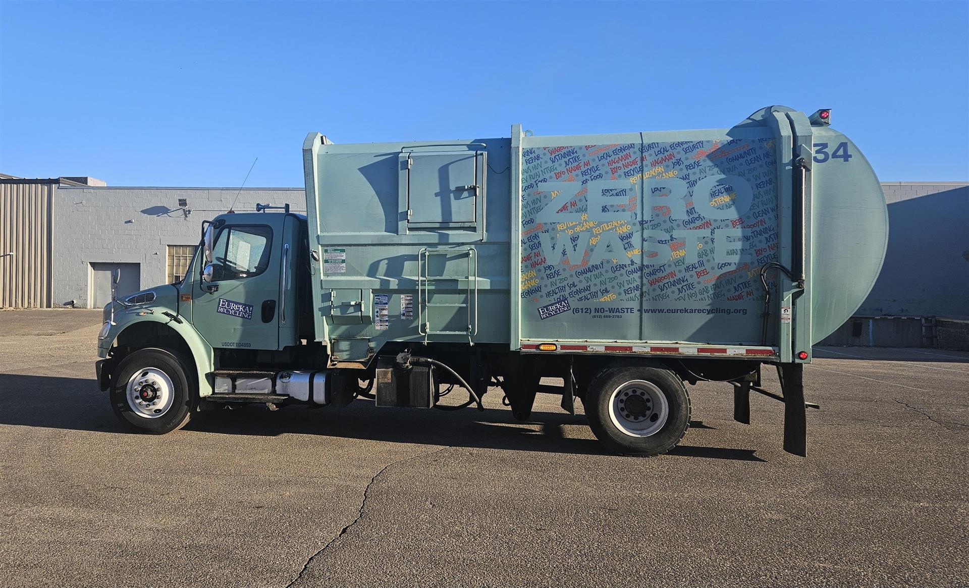 2020 Freightliner eM2 — photo 2