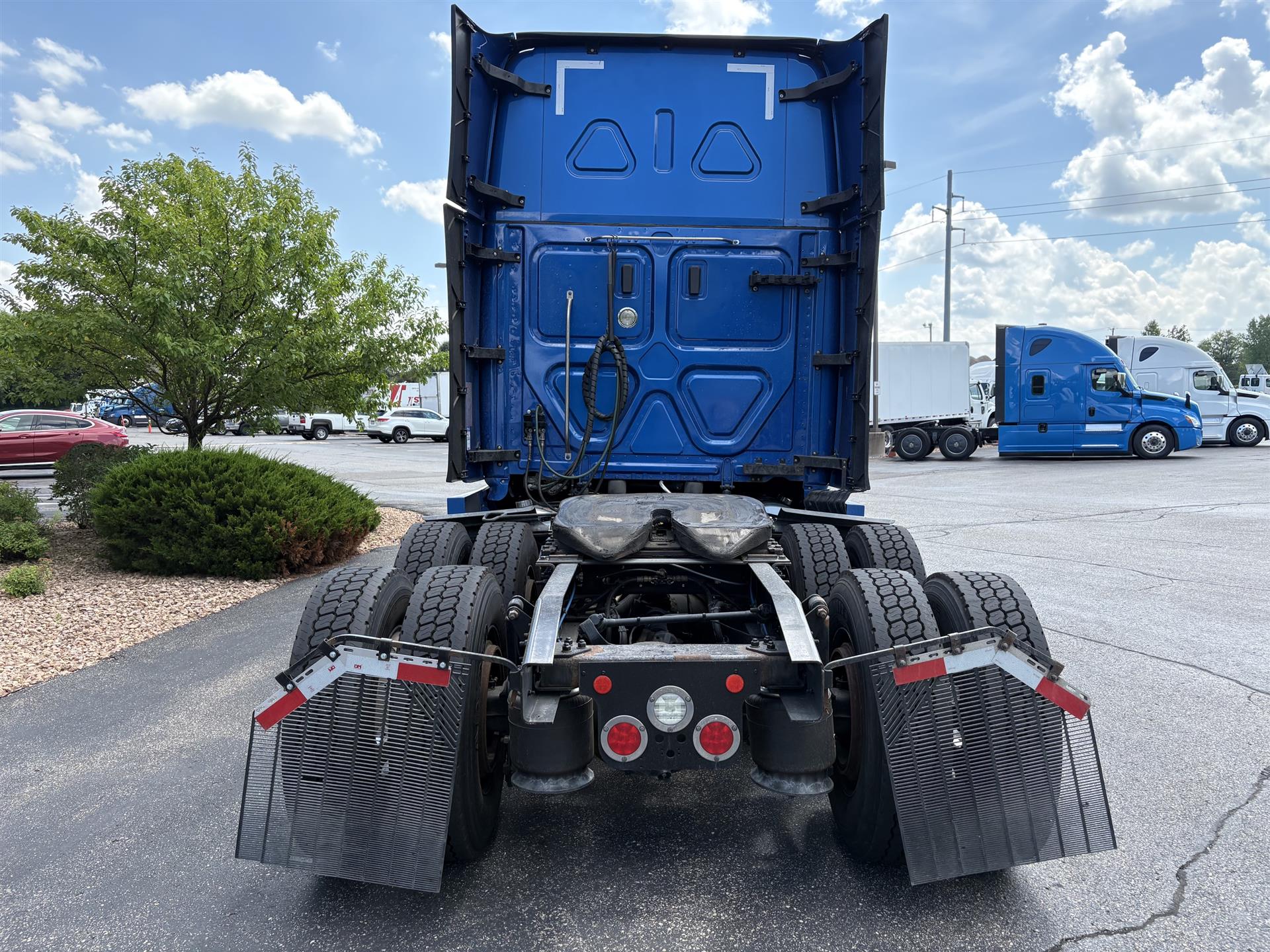 2022 Freightliner Cascadia — photo 5