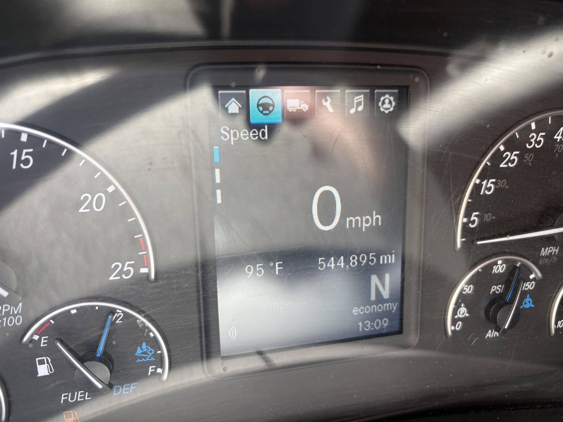 2022 Freightliner Cascadia — photo 8
