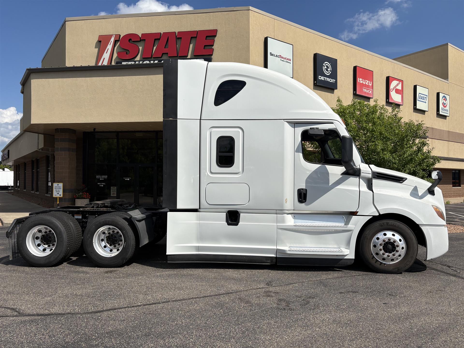 2021 Freightliner Cascadia — photo 2