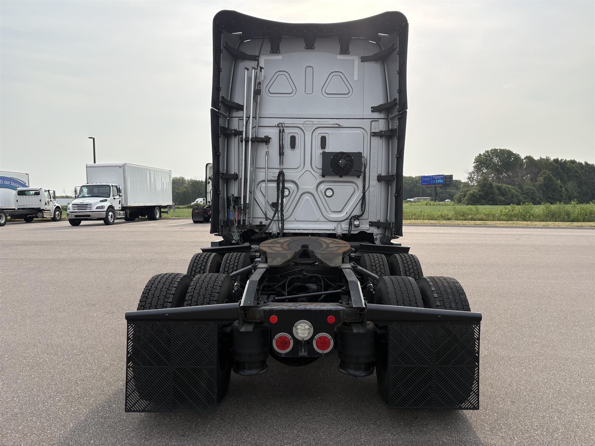 2022 Freightliner in Twin Cities, MN — photo 4