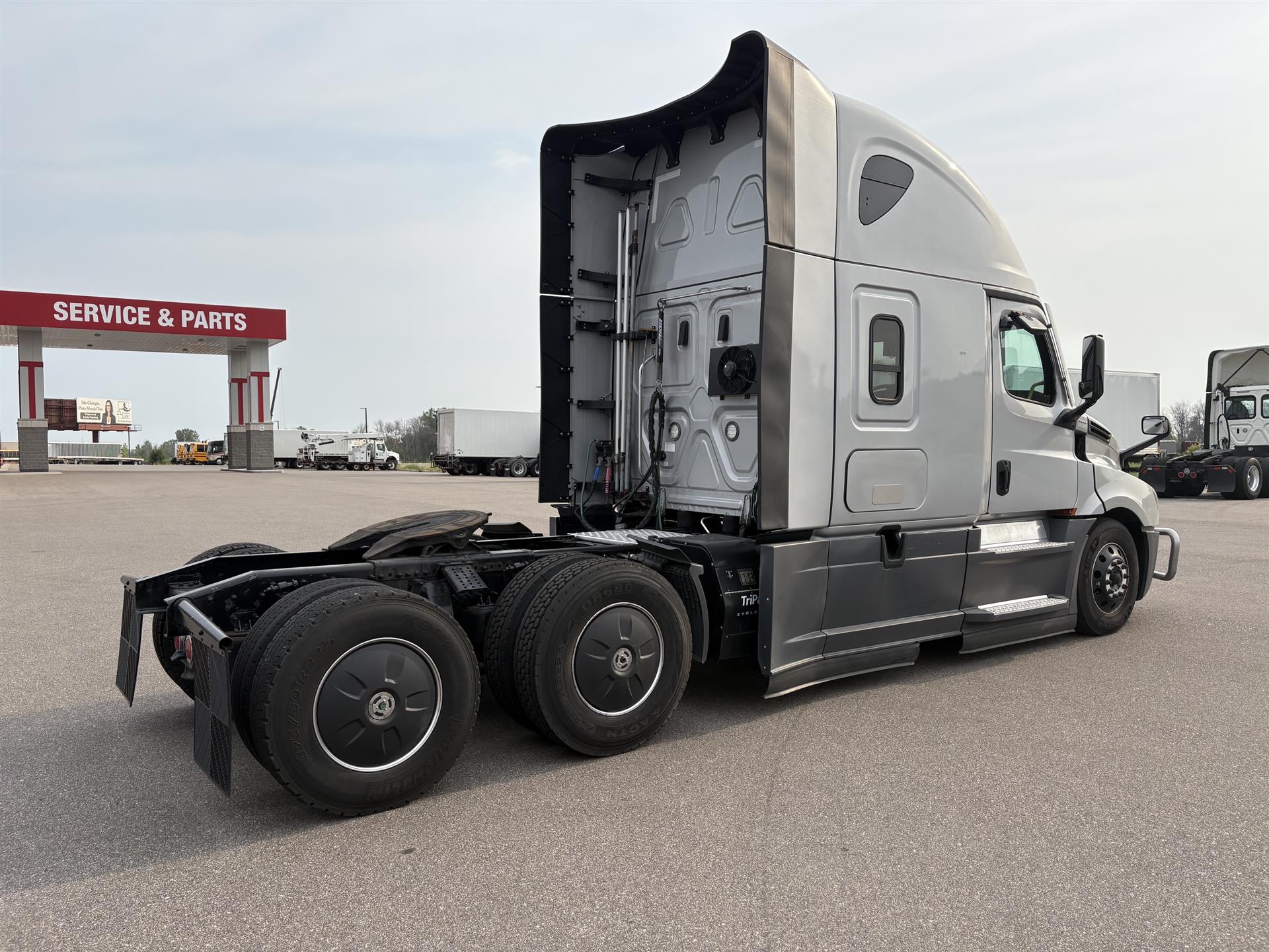 2022 Freightliner in Twin Cities, MN — photo 3
