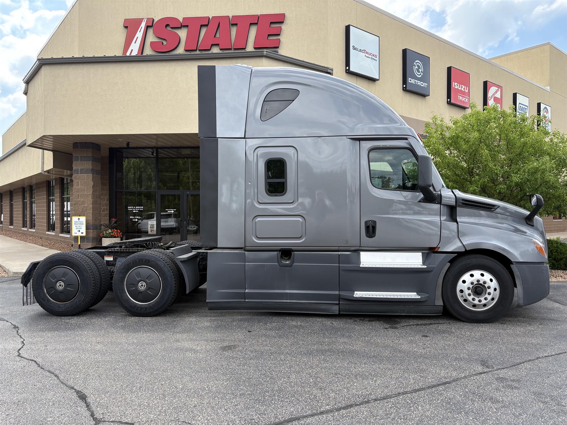 2022 Freightliner Cascadia — photo 3
