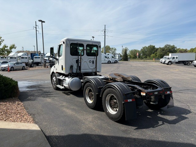2022 Freightliner — photo 2