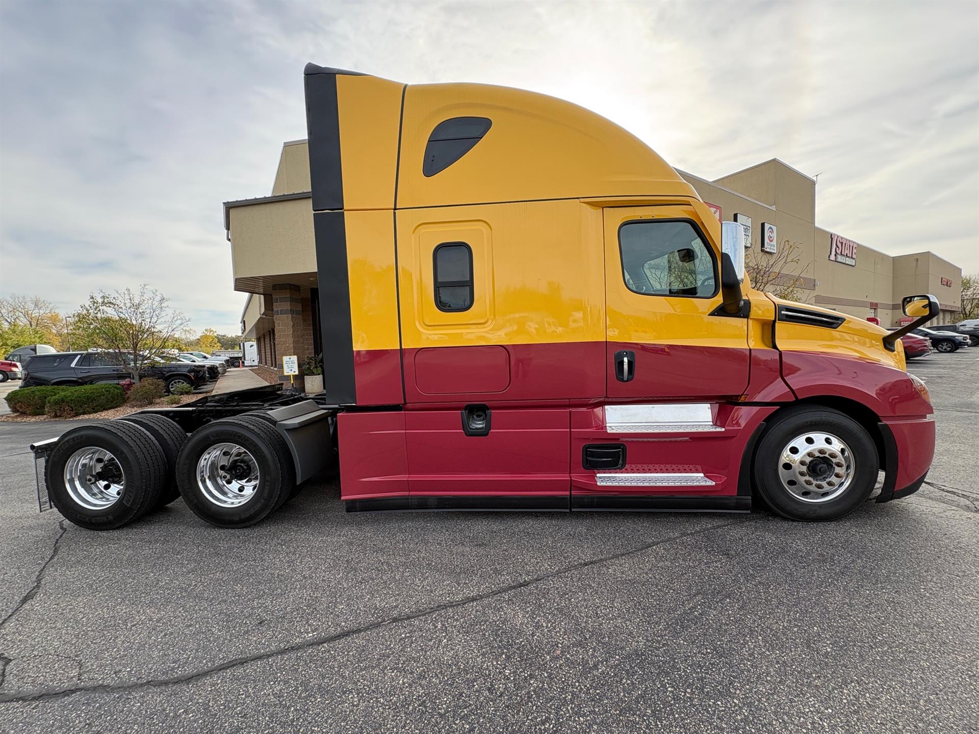 2022 Freightliner — photo 2