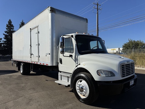 2018 FREIGHTLINER M2-106 395805