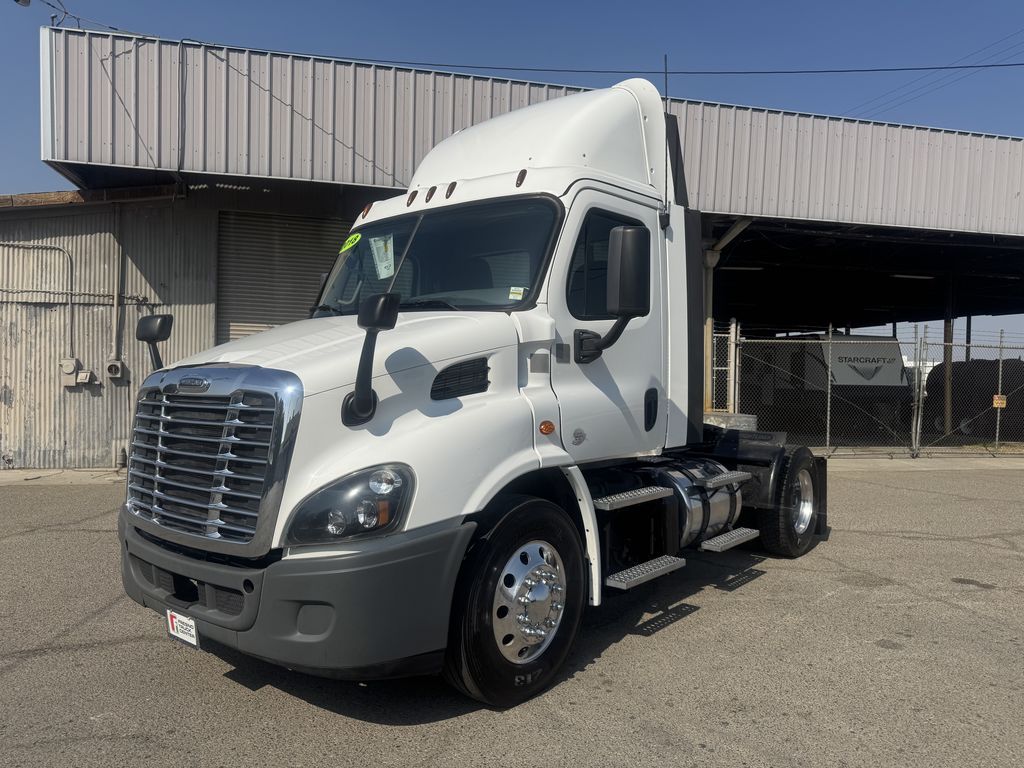 2018 Freightliner Cascadia — photo 2