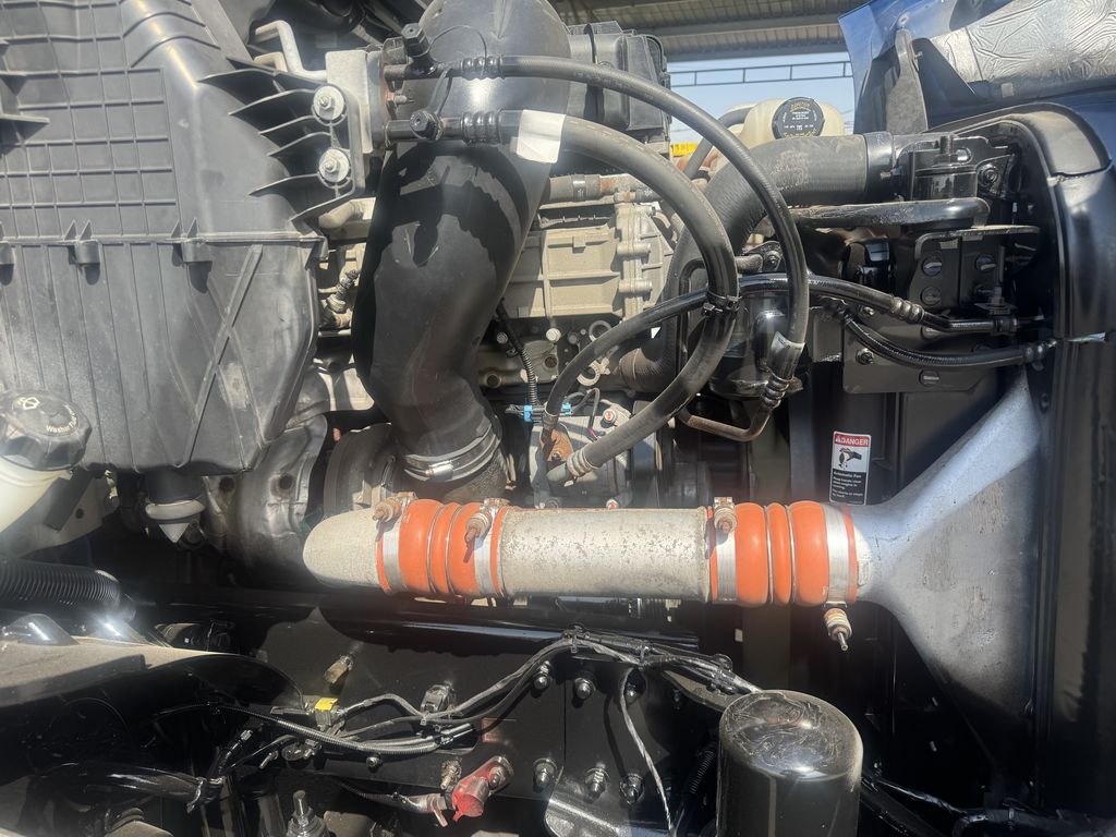 2020 Freightliner Cascadia in Stockton, CA — photo 7