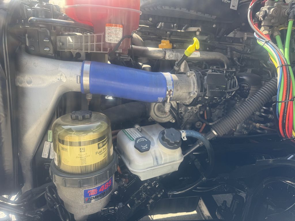 2020 Freightliner Cascadia in Stockton, CA — photo 6