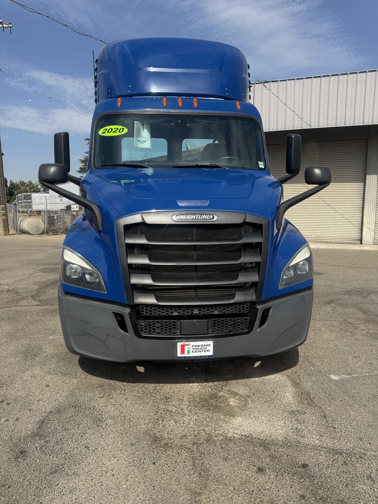 2020 Freightliner Cascadia in Stockton, CA — photo 3