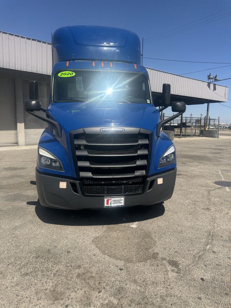 2020 Freightliner Cascadia in Stockton, CA — photo 3