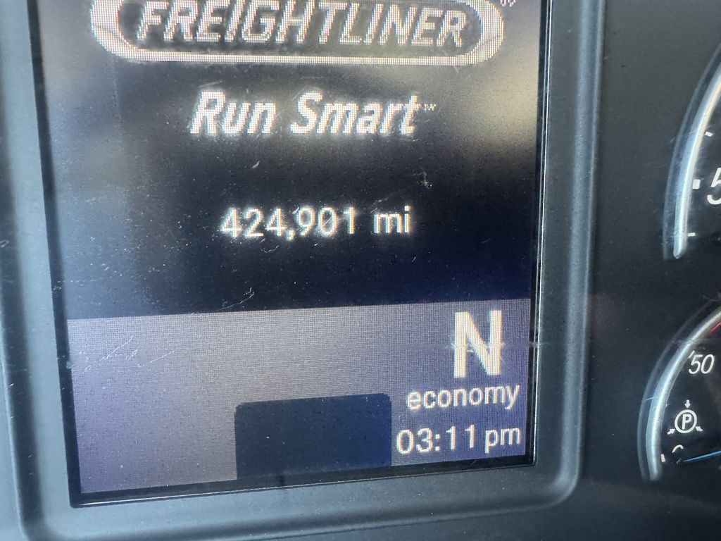 2020 Freightliner Cascadia in Stockton, CA — photo 8