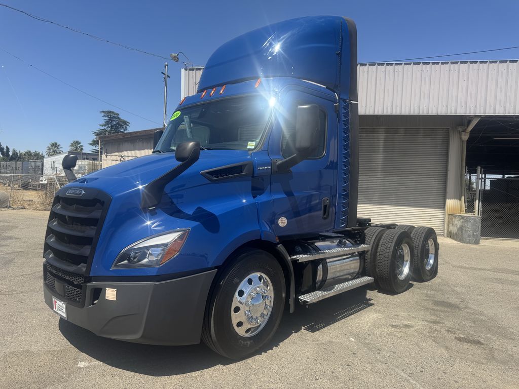 2020 Freightliner Cascadia in Stockton, CA