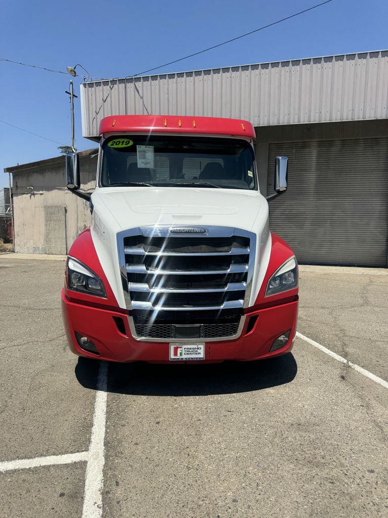 2019 Freightliner Cascadia — photo 3