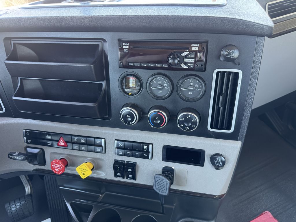 2019 Freightliner Cascadia — photo 5