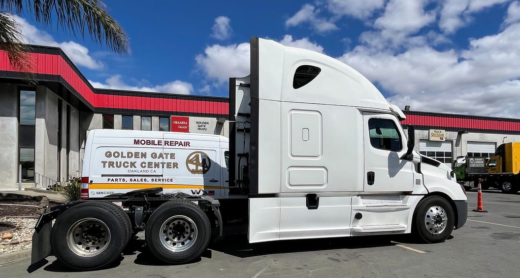 2020 Freightliner Cascadia — photo 3