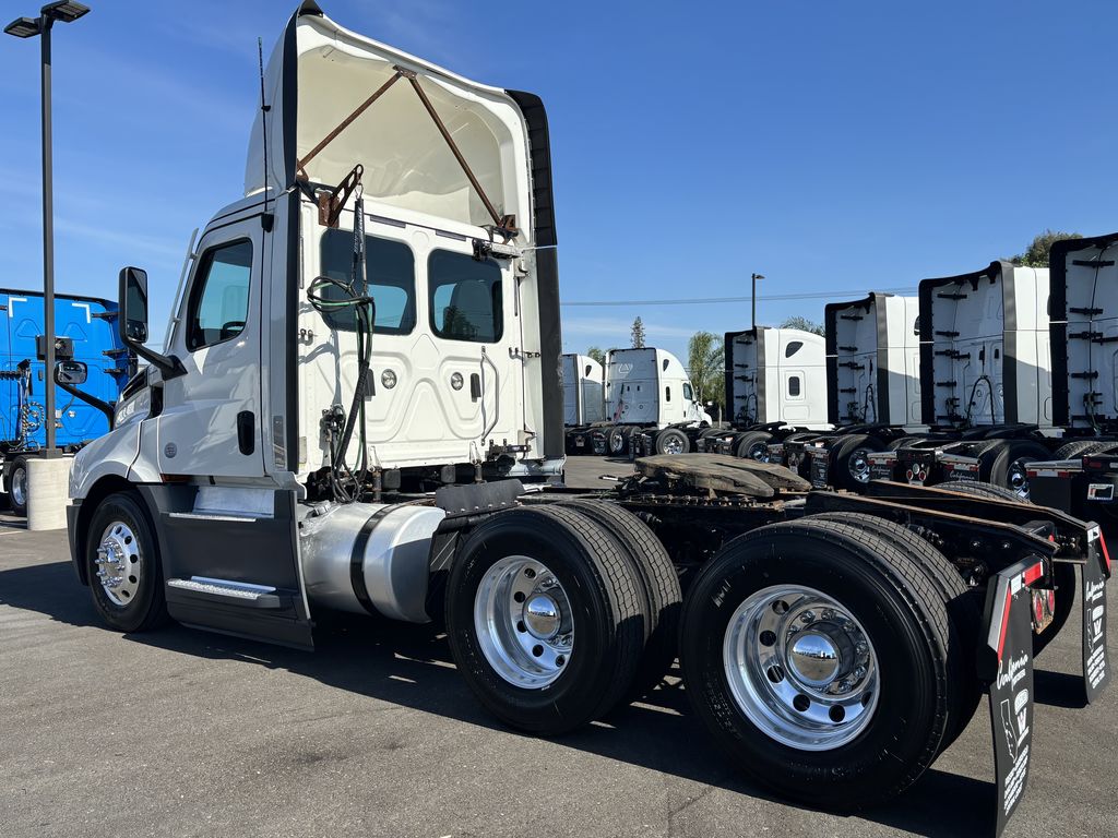 2021 Freightliner — photo 7