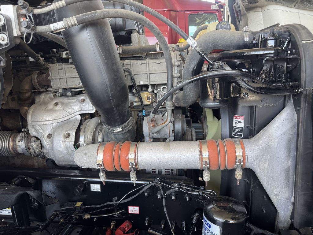 2021 Freightliner Cascadia — photo 5