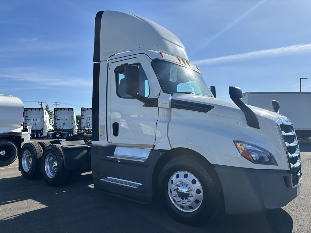2021 Freightliner — photo 2