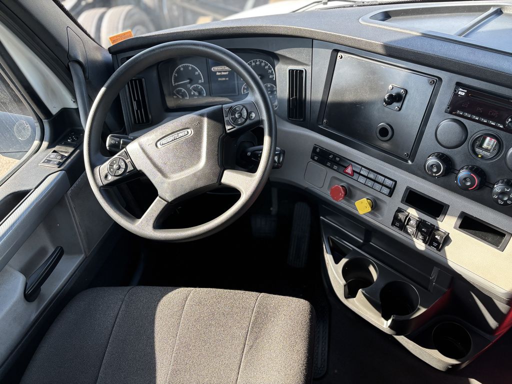 2021 Freightliner — photo 7
