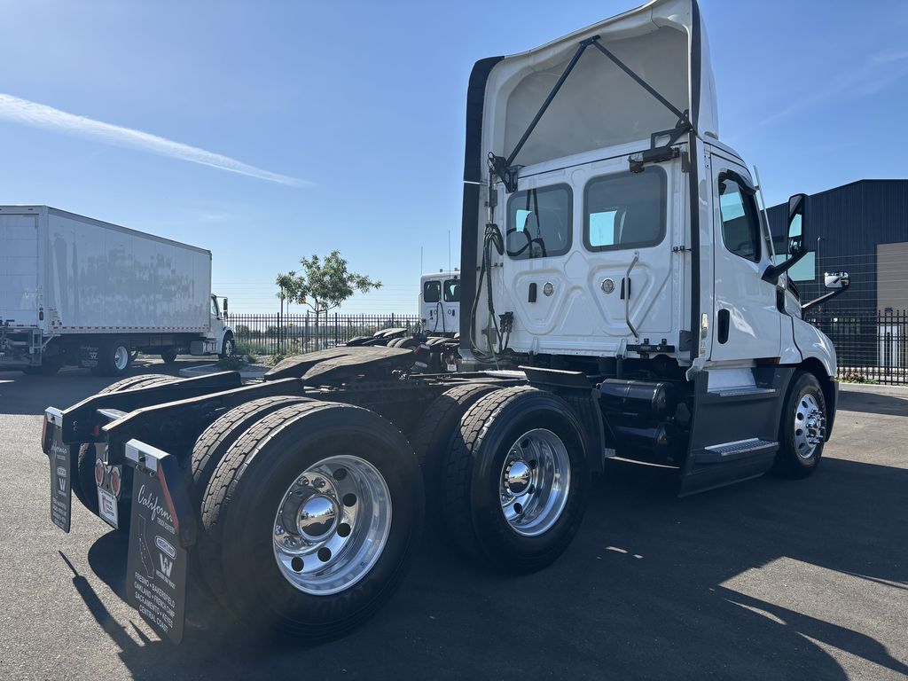 2021 Freightliner — photo 5