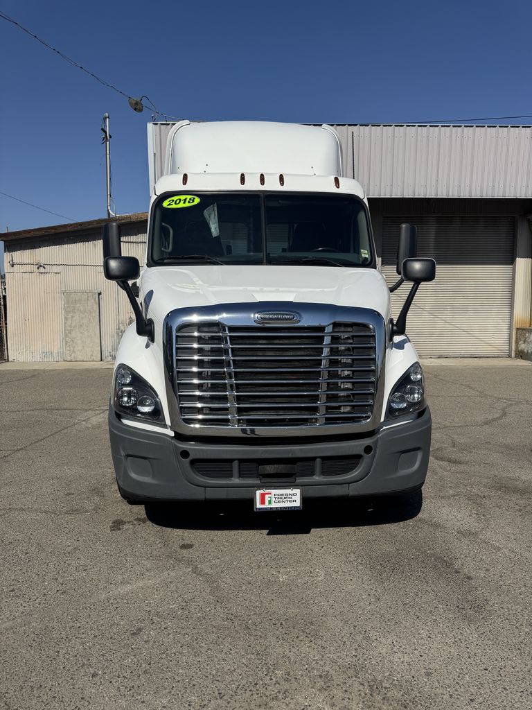 2018 Freightliner Cascadia in Stockton, CA — photo 3