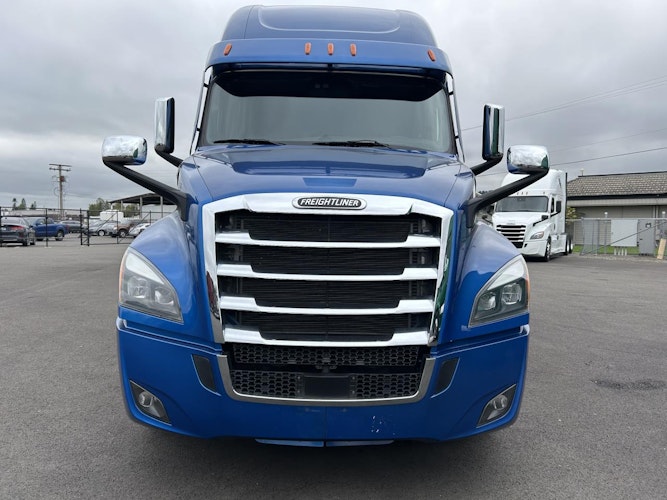 2024 Freightliner Cascadia 126" Sleeper Cab photo 2