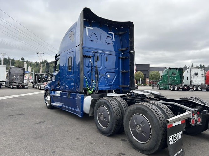 2024 Freightliner Cascadia 126" Sleeper Cab photo 4