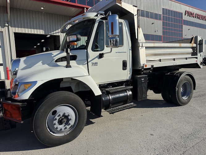 2007 International 7400 WorkStar 7400 photo 4