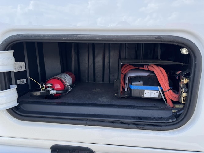 2025 Freightliner Cascadia photo 4