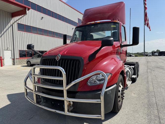 2018 International LT625 LT photo 3