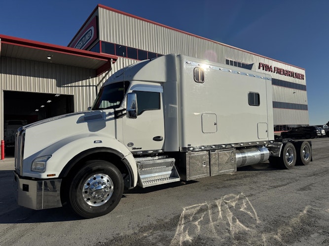 2018 Kenworth T880 photo 2