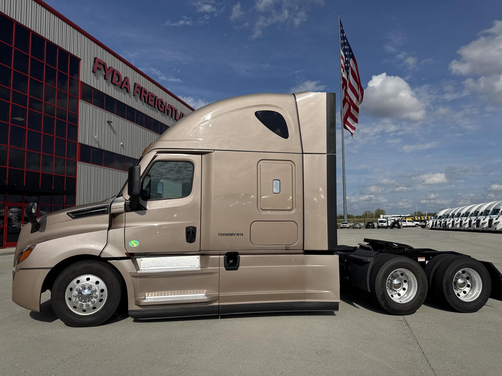 2022 Freightliner Cascadia in Columbus, OH