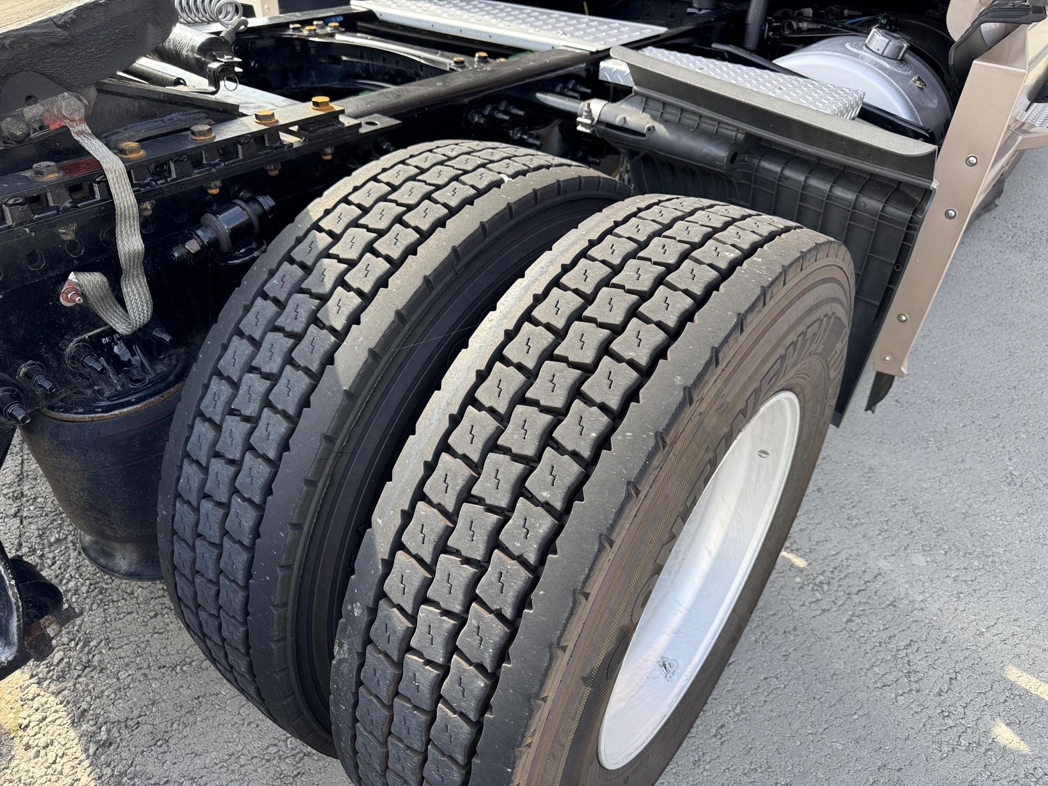 2022 Freightliner Cascadia in Columbus, OH — photo 8