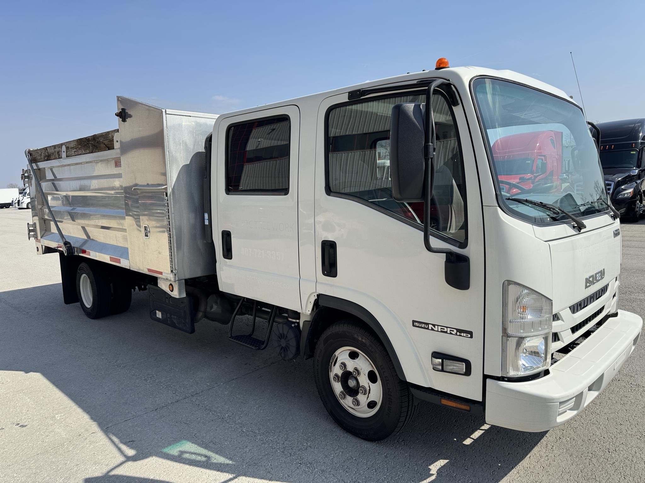 2022 Isuzu NPR — photo 7