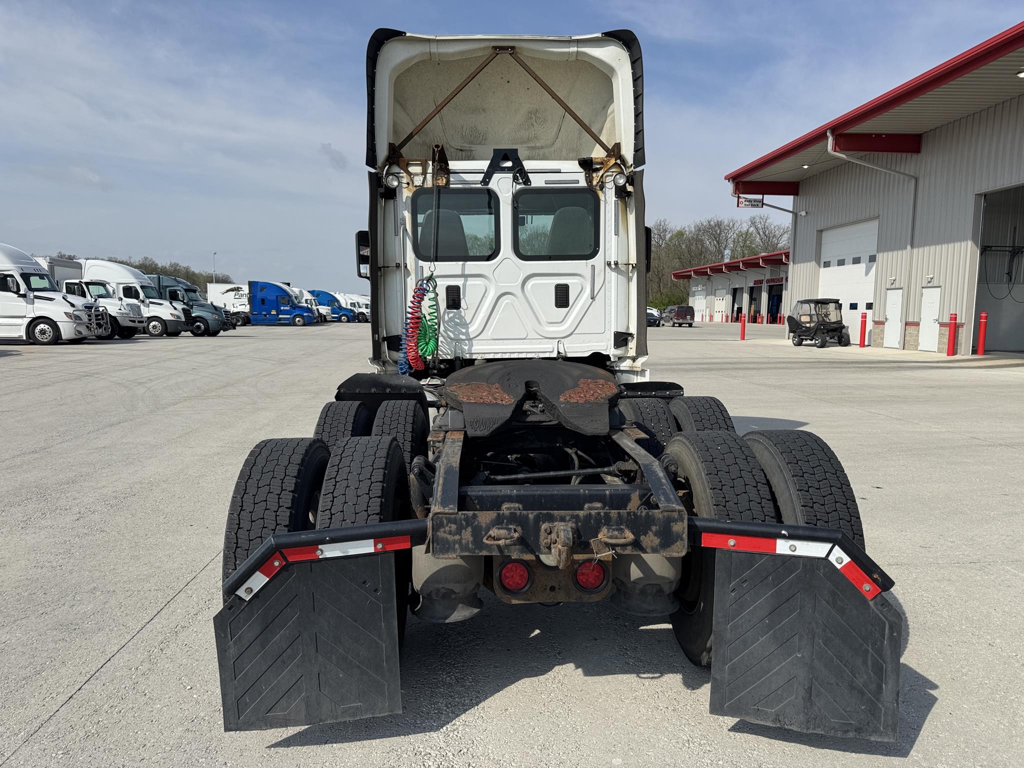 2016 Freightliner Cascadia — photo 5