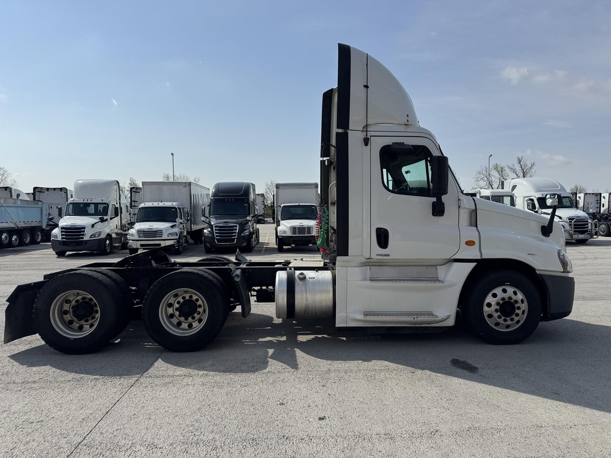 2016 Freightliner Cascadia — photo 7