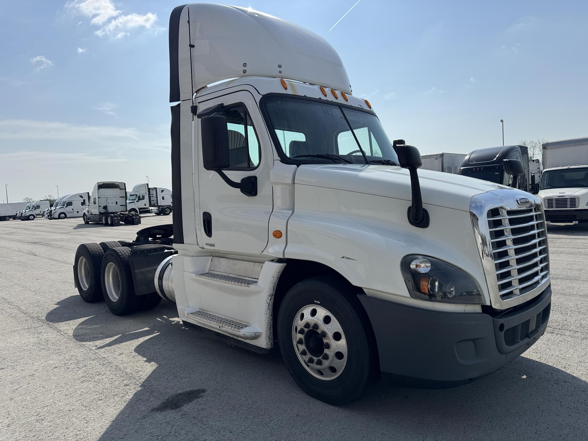 2016 Freightliner Cascadia — photo 8
