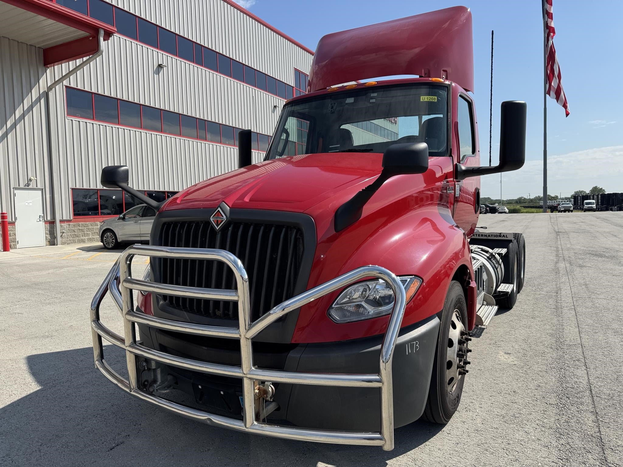 2018 International LT in Columbus, OH — photo 3