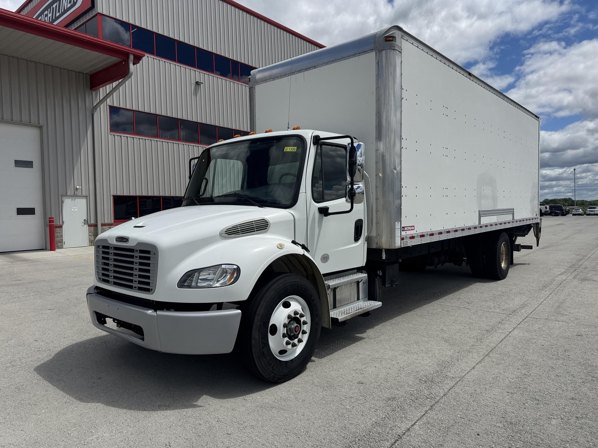 2019 Freightliner eM2 — photo 2