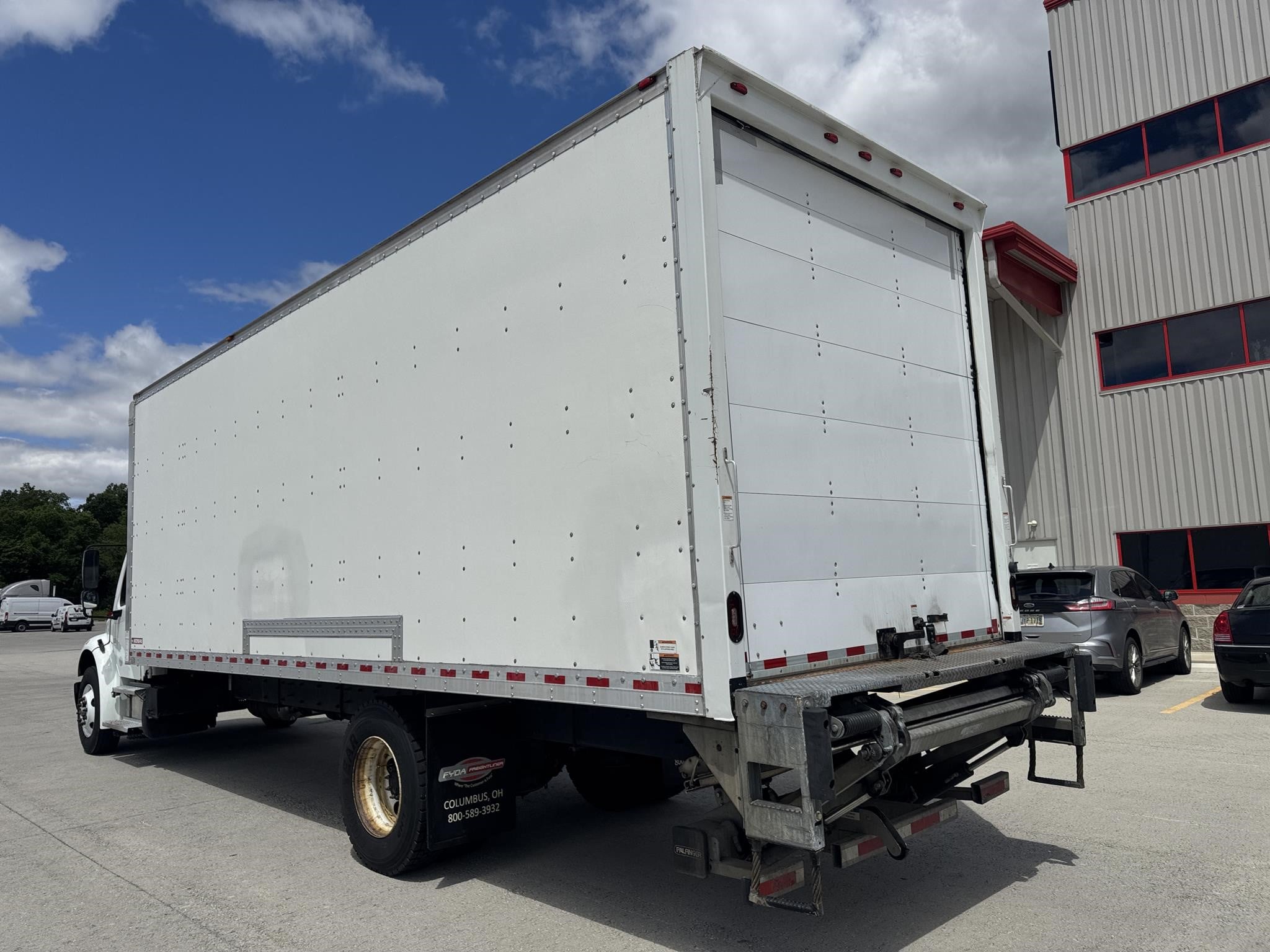 2019 Freightliner eM2 — photo 5