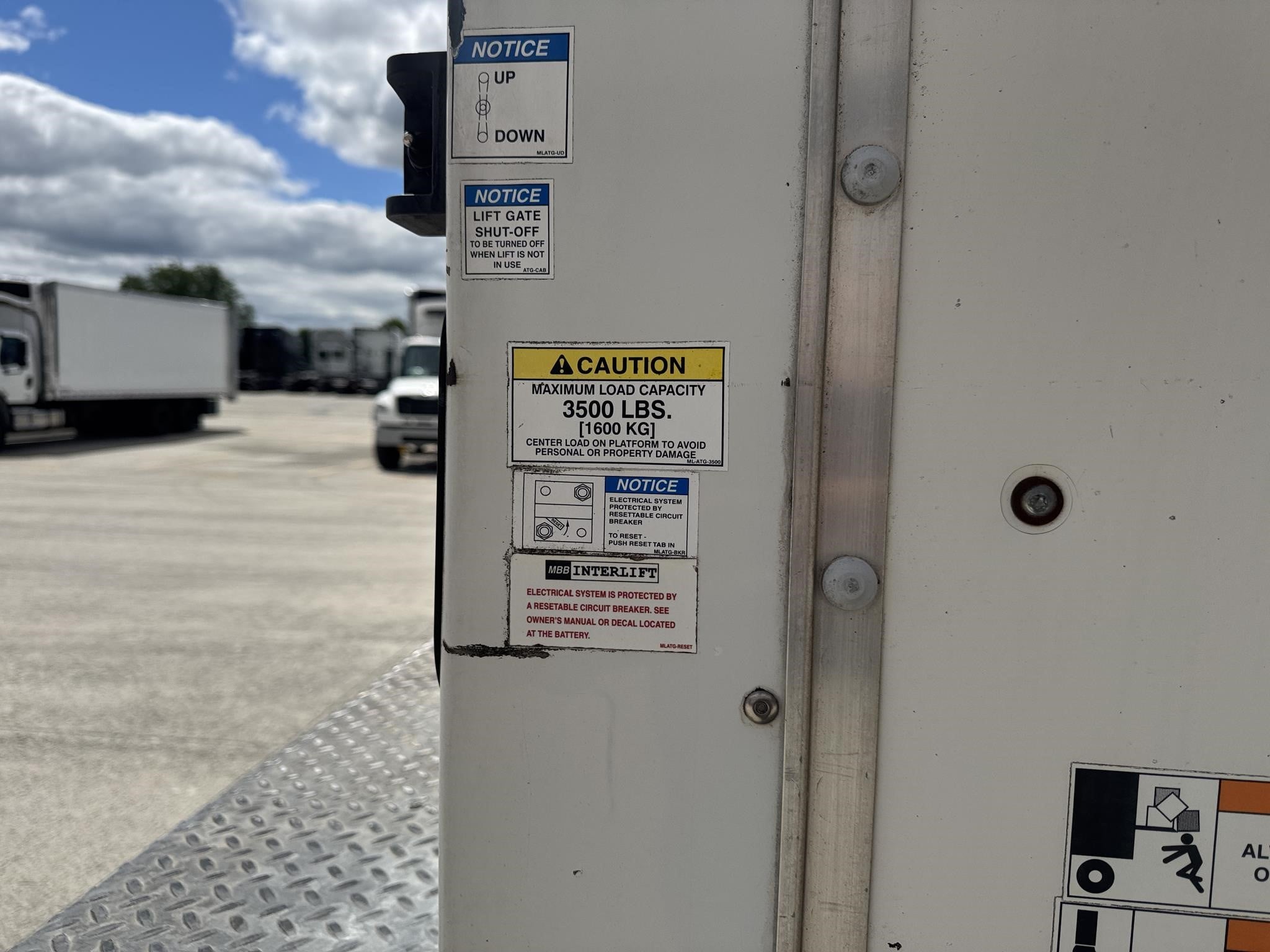 2019 Freightliner eM2 — photo 8