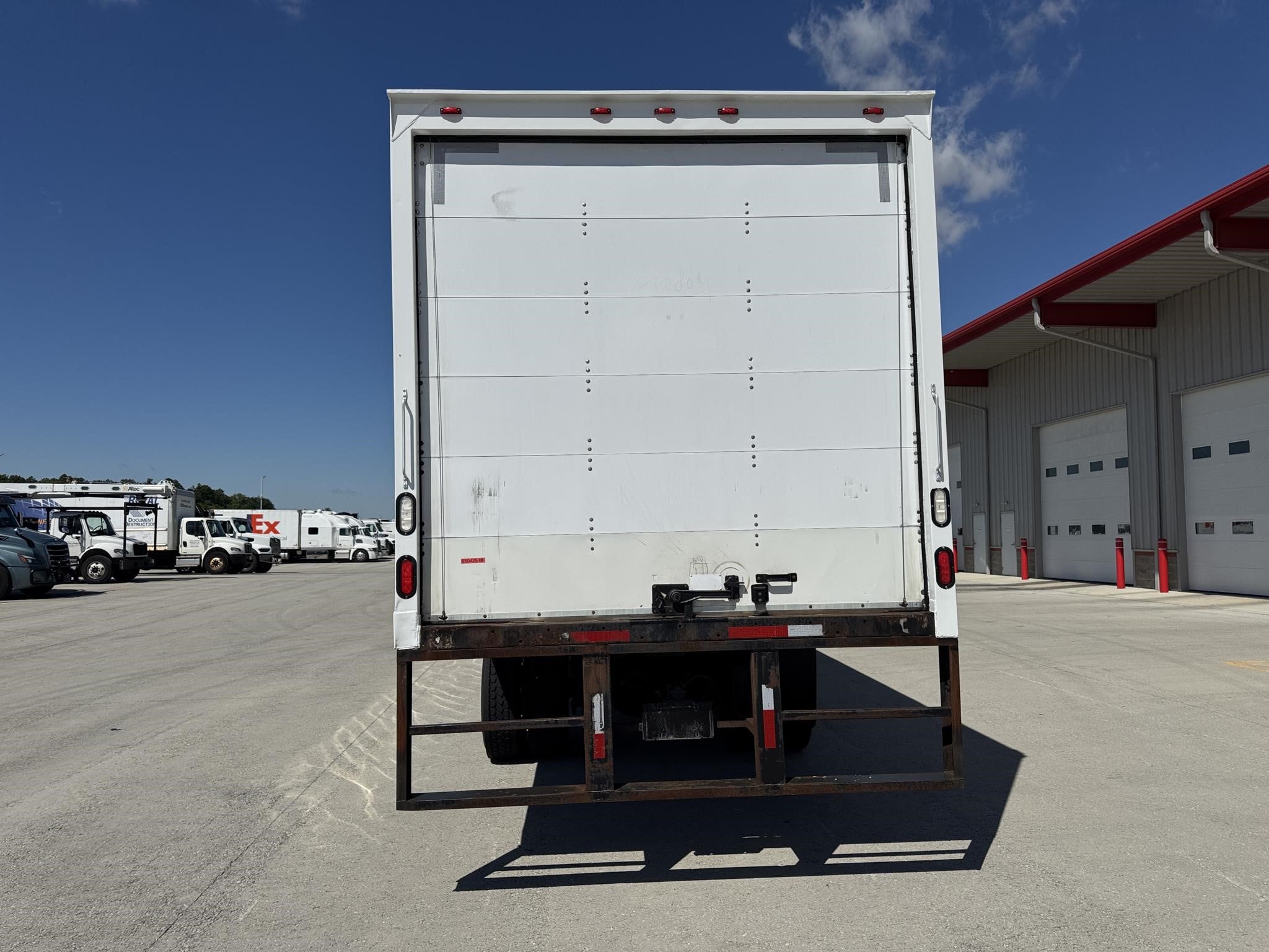 2016 Freightliner eM2 — photo 5