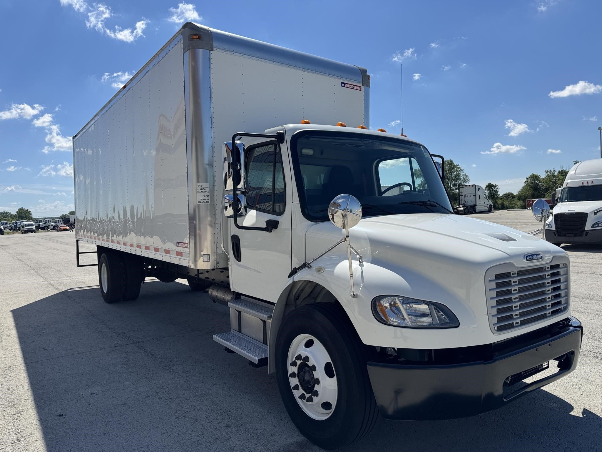 2016 Freightliner eM2 — photo 8
