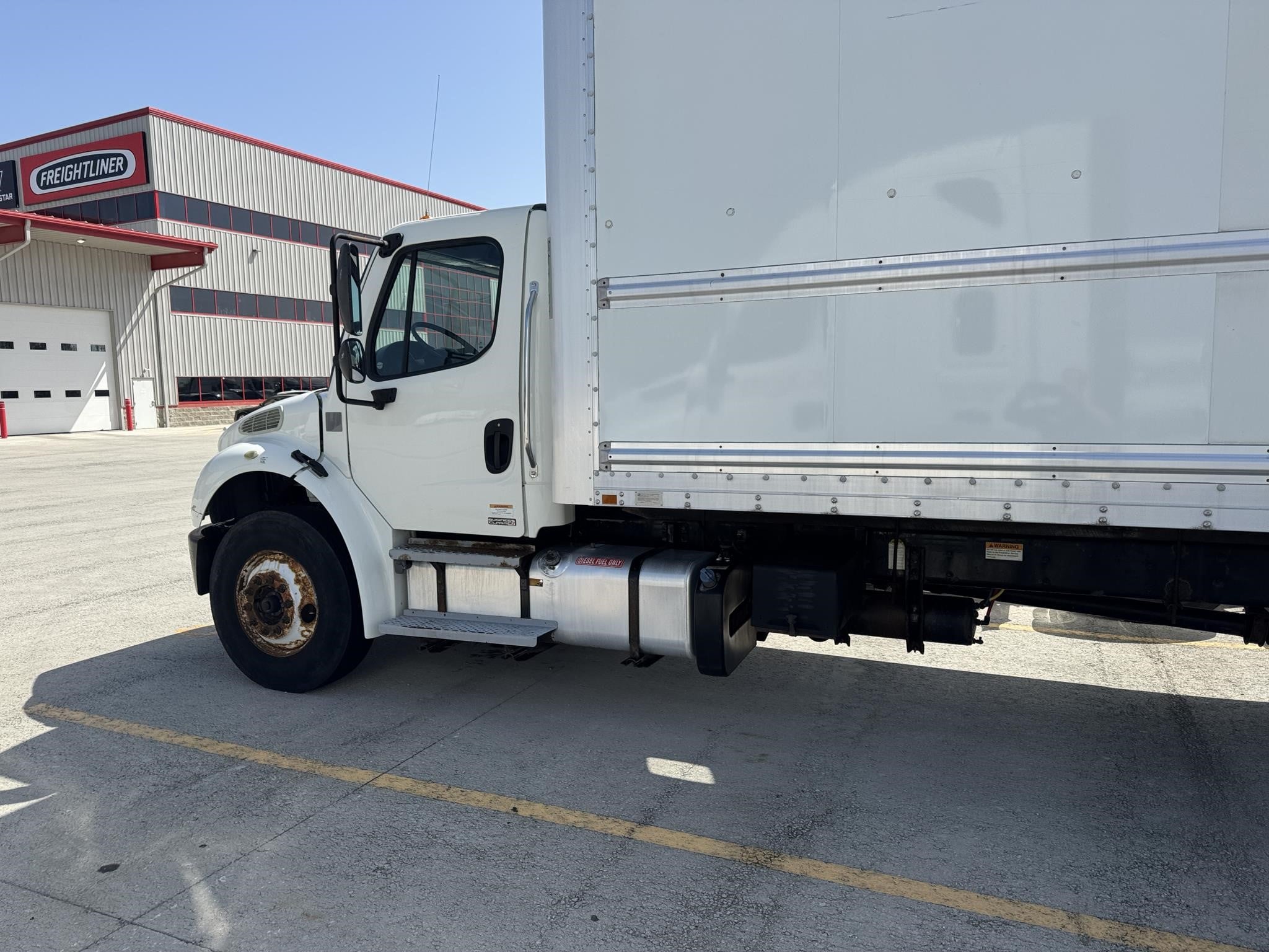 2012 Freightliner eM2 — photo 2