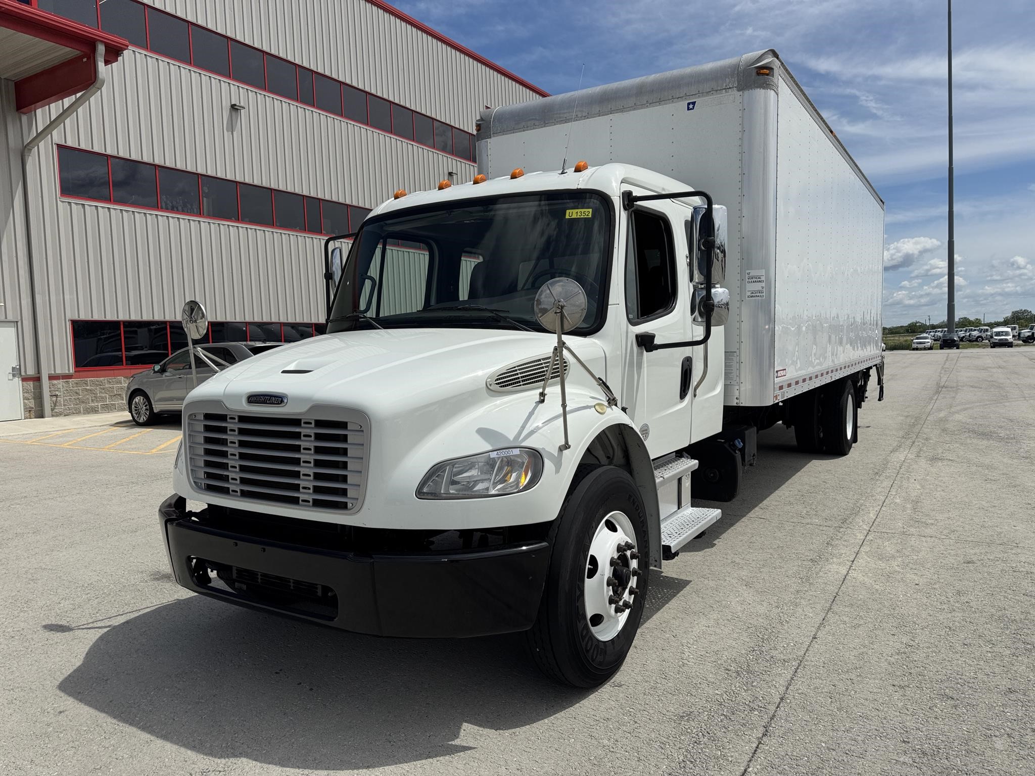 2018 Freightliner eM2 — photo 2