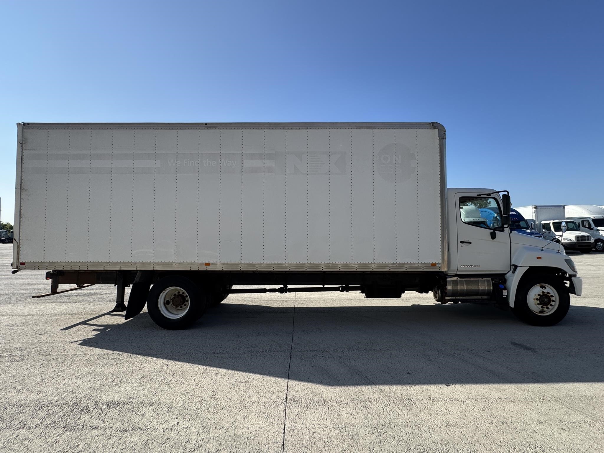2016 Hino — photo 7