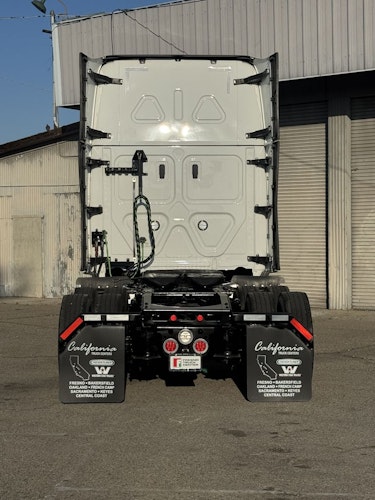 2024 Freightliner Cascadia 126" Sleeper Cab photo 4